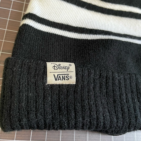 RARE Vans x Disney Alice in Wonderland Cheshire Cat Authentic Hat/Beanie - Picture 8 of 9
